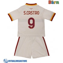 Fotballdrakt Barn AS Roma Santiago Castro #9 Bortedraktsett 2026-27 Kortermet (+ Korte bukser)